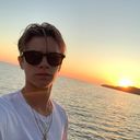 Do parapente ao ioga. As fotos das férias da família Beckham