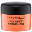 O truque para usar batom matte e não ter os lábios secos e gretados