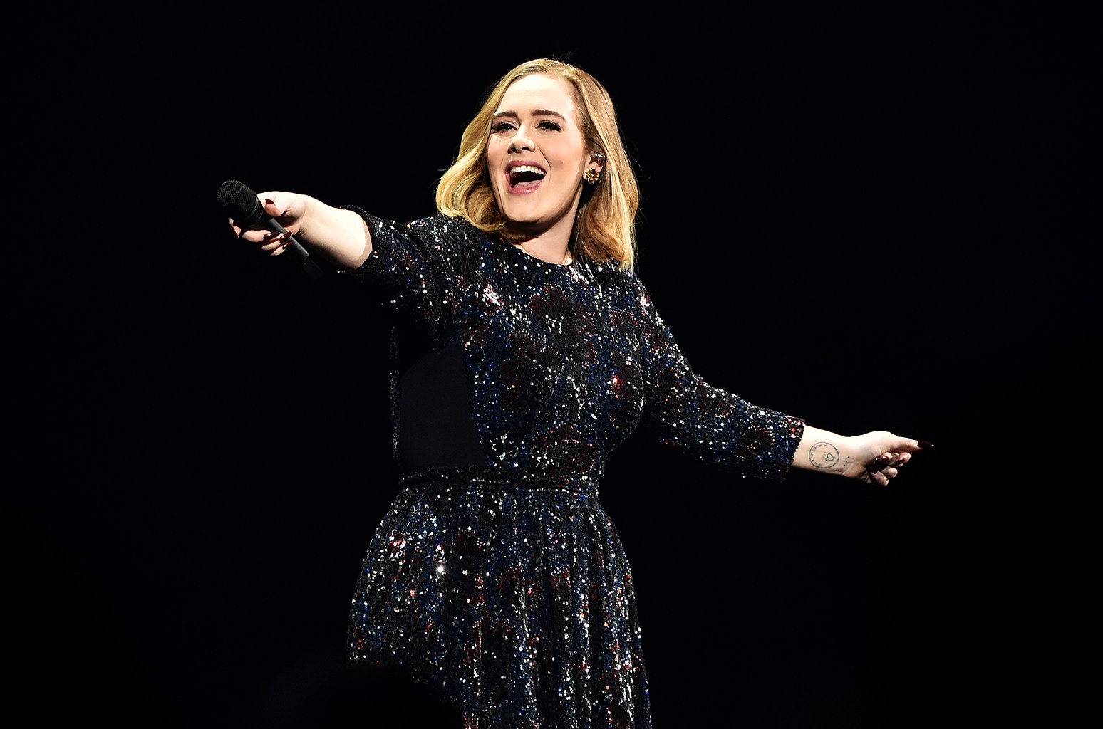 Adele volta a impressionar com a drástica perda de peso