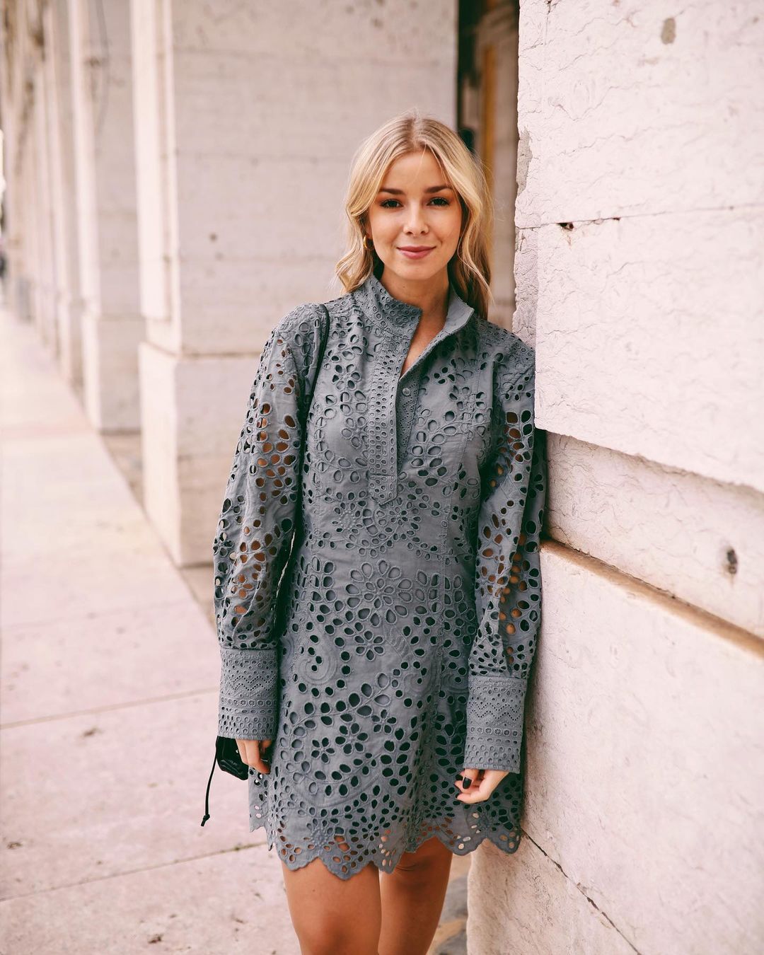 Brincos solidários de Alice Trewinnard esgotam em menos de 24 horas