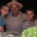 Do parapente ao ioga. As fotos das férias da família Beckham