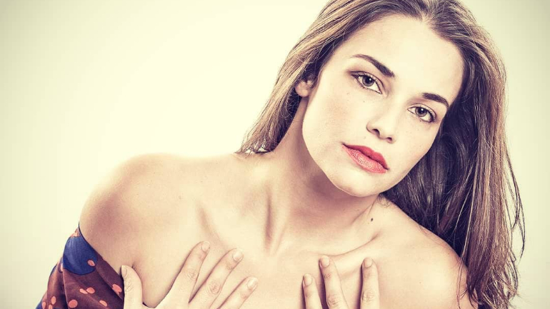 Laura Galvão saiu de casa aos 13 anos e pensou em suicídio 2 vezes