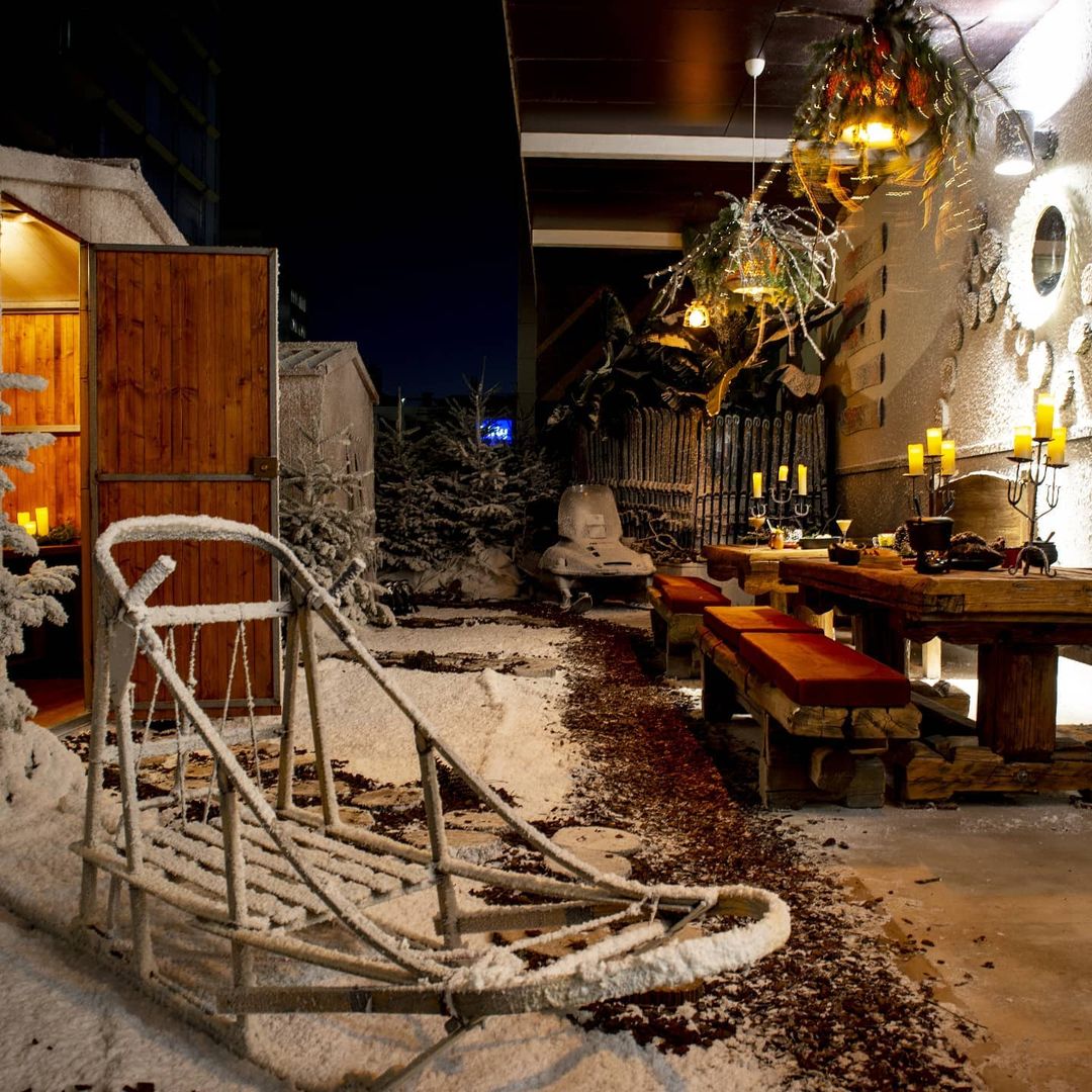 Há neve em Lisboa — e caiu toda num pátio com ski e petiscos serranos