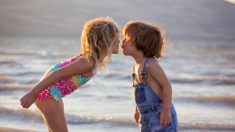 Como explicar às crianças o que é o amor? Um pediatra explica