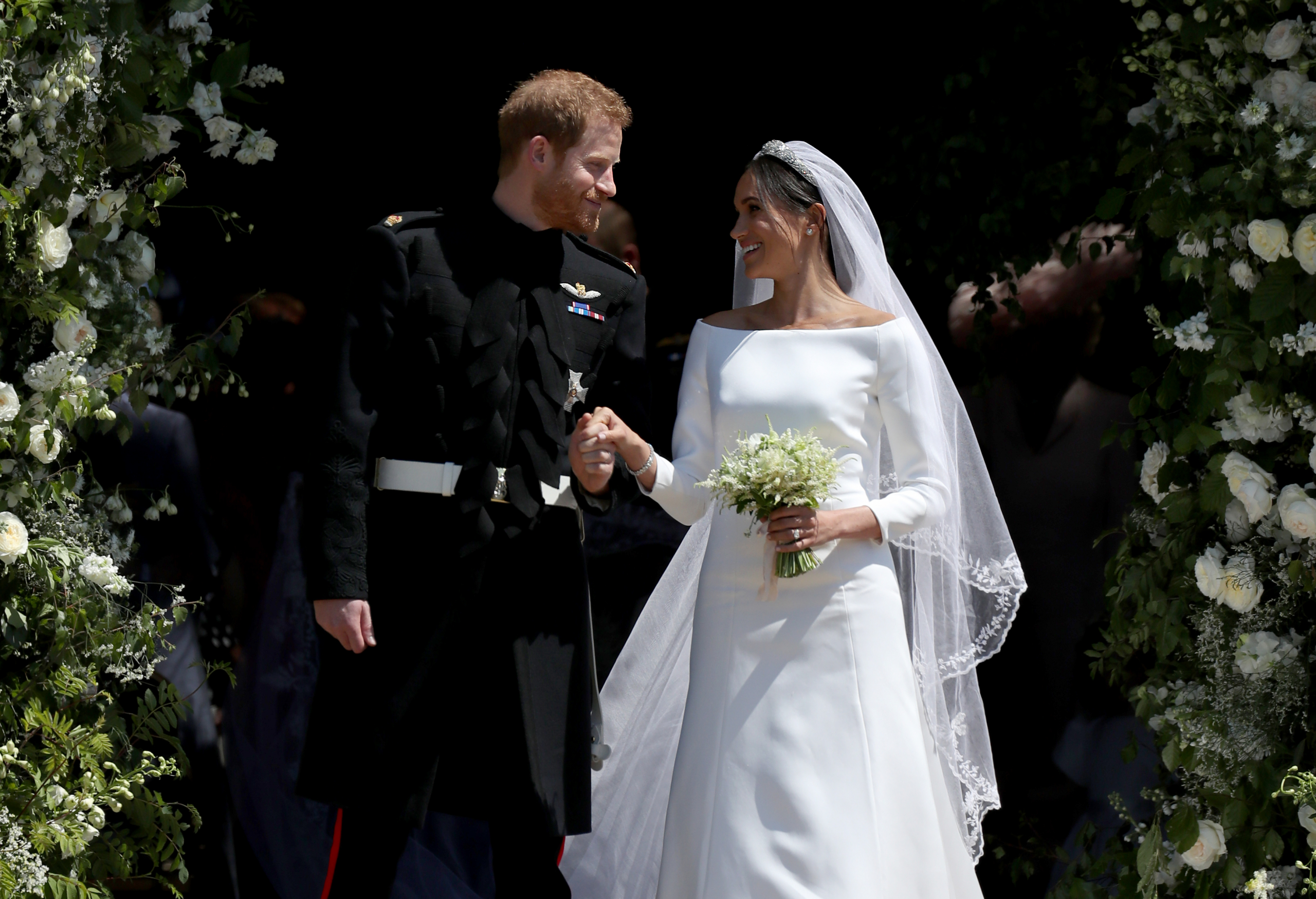 Sabia que os príncipes não podem beijar-se nas fotos do casamento?