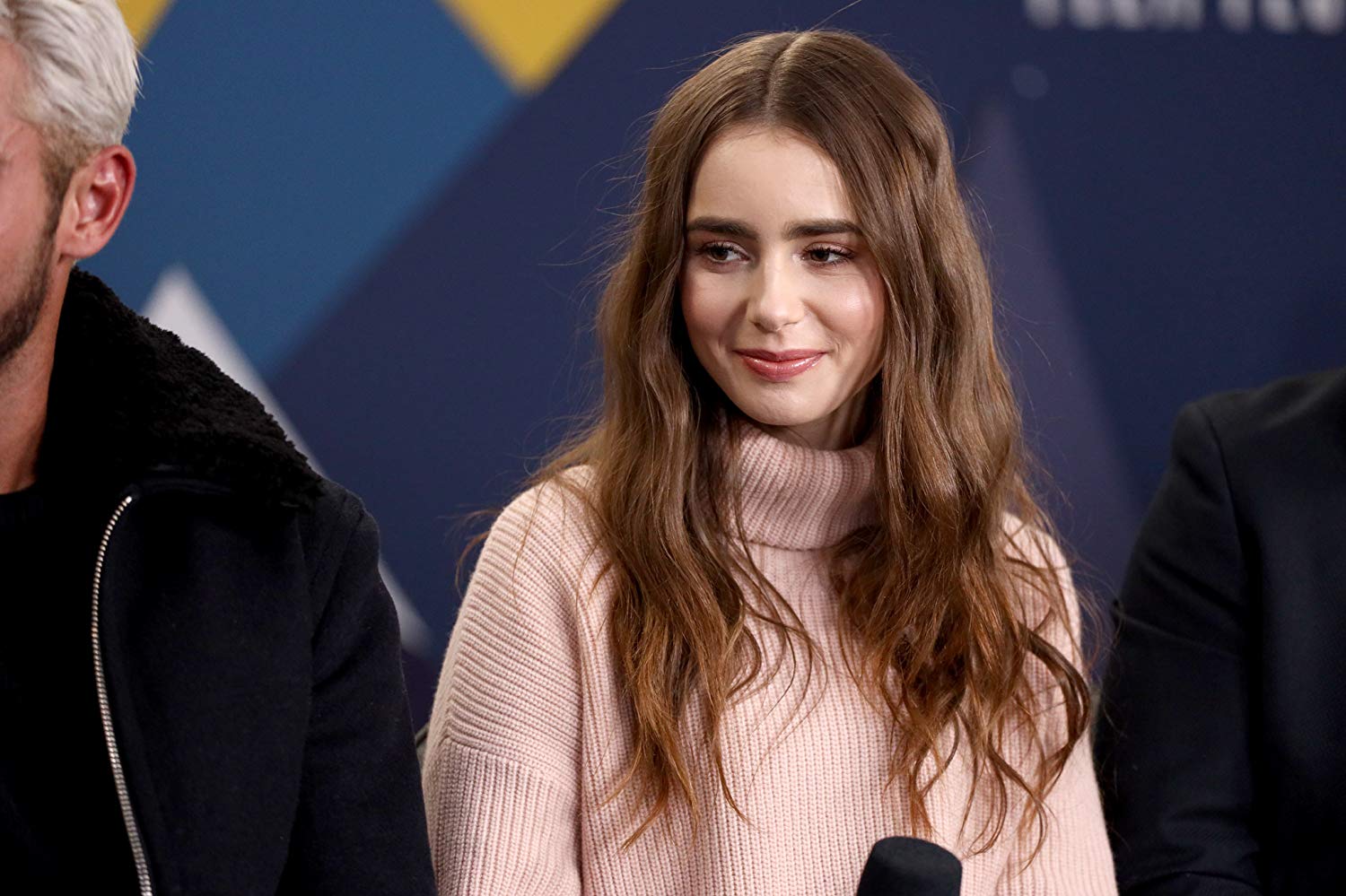 Lily Collins garante ter sido assombrada pelos fantasmas das vítimas de Ted Bundy
