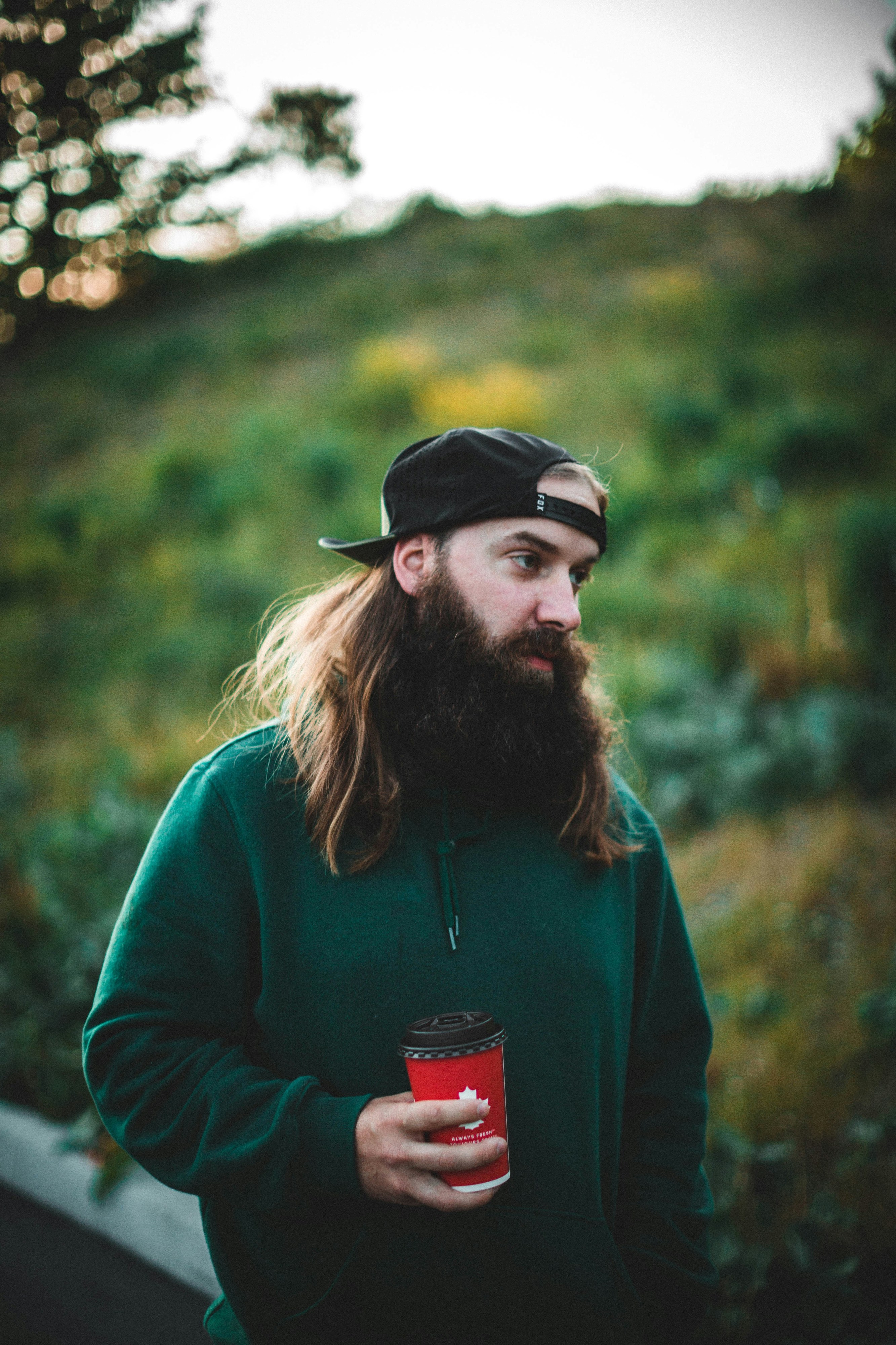 Homem recusa-se a lavar o cabelo e obriga mulher a dormir noutro quarto. Quem tem razão?