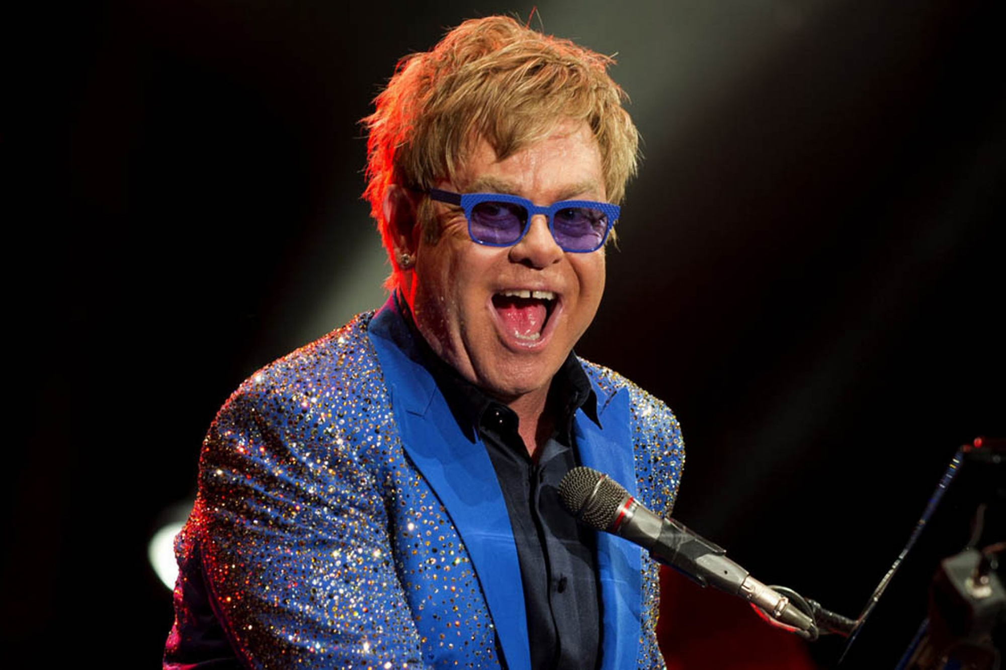 Elton John revela que vários estúdios de cinema quiseram censurar “Rocketman”