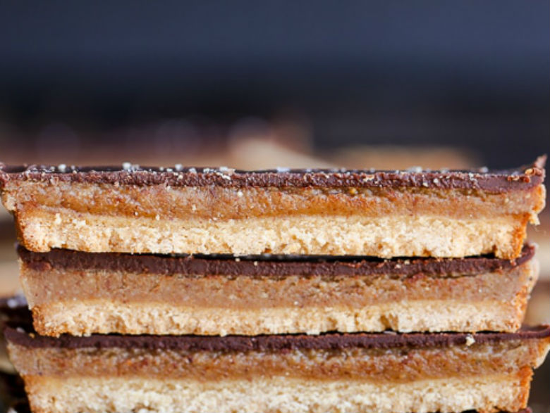 Receita. Como fazer um Twix caseiro saudável (que pode comer sem peso na consciência)