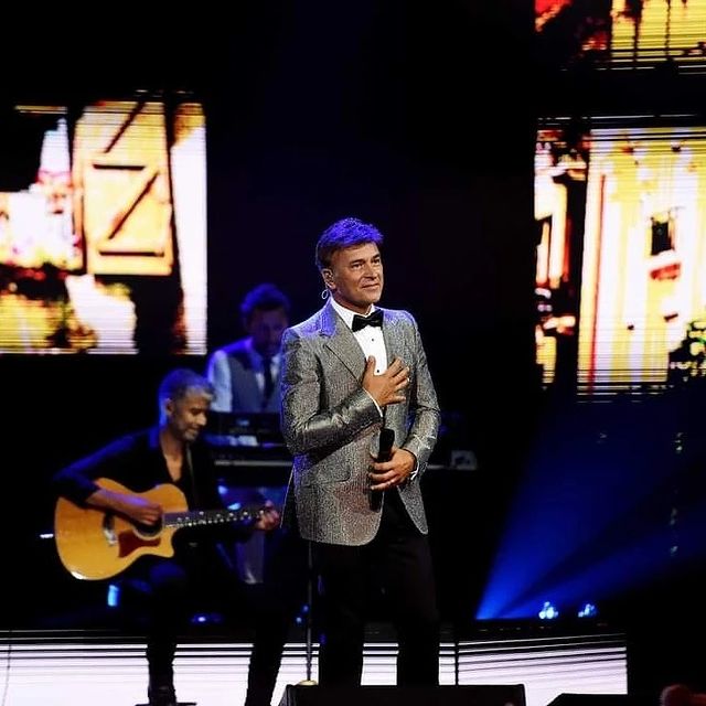 Agradecimentos, lágrimas e muitos aplausos. Assim foi o regresso aos palcos de Tony Carreira