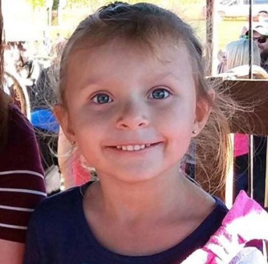 Menina que desapareceu há 5 anos nos Estados Unidos encontrada no México. Mãe biológica raptou-a