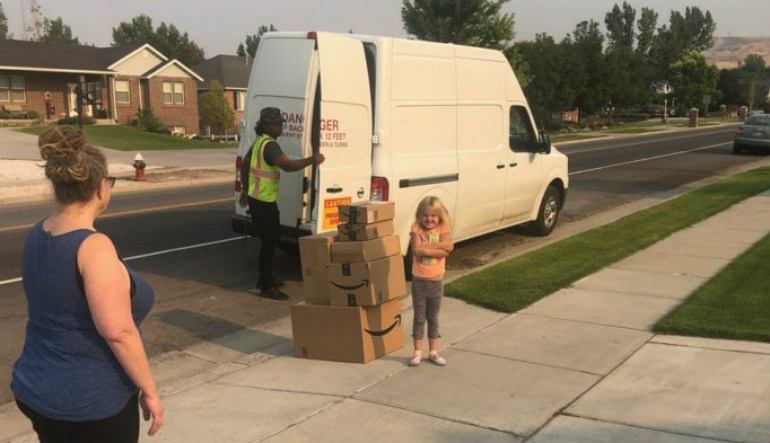 Criança de 6 anos gasta mais de 300 euros em brinquedos