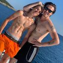 Do parapente ao ioga. As fotos das férias da família Beckham