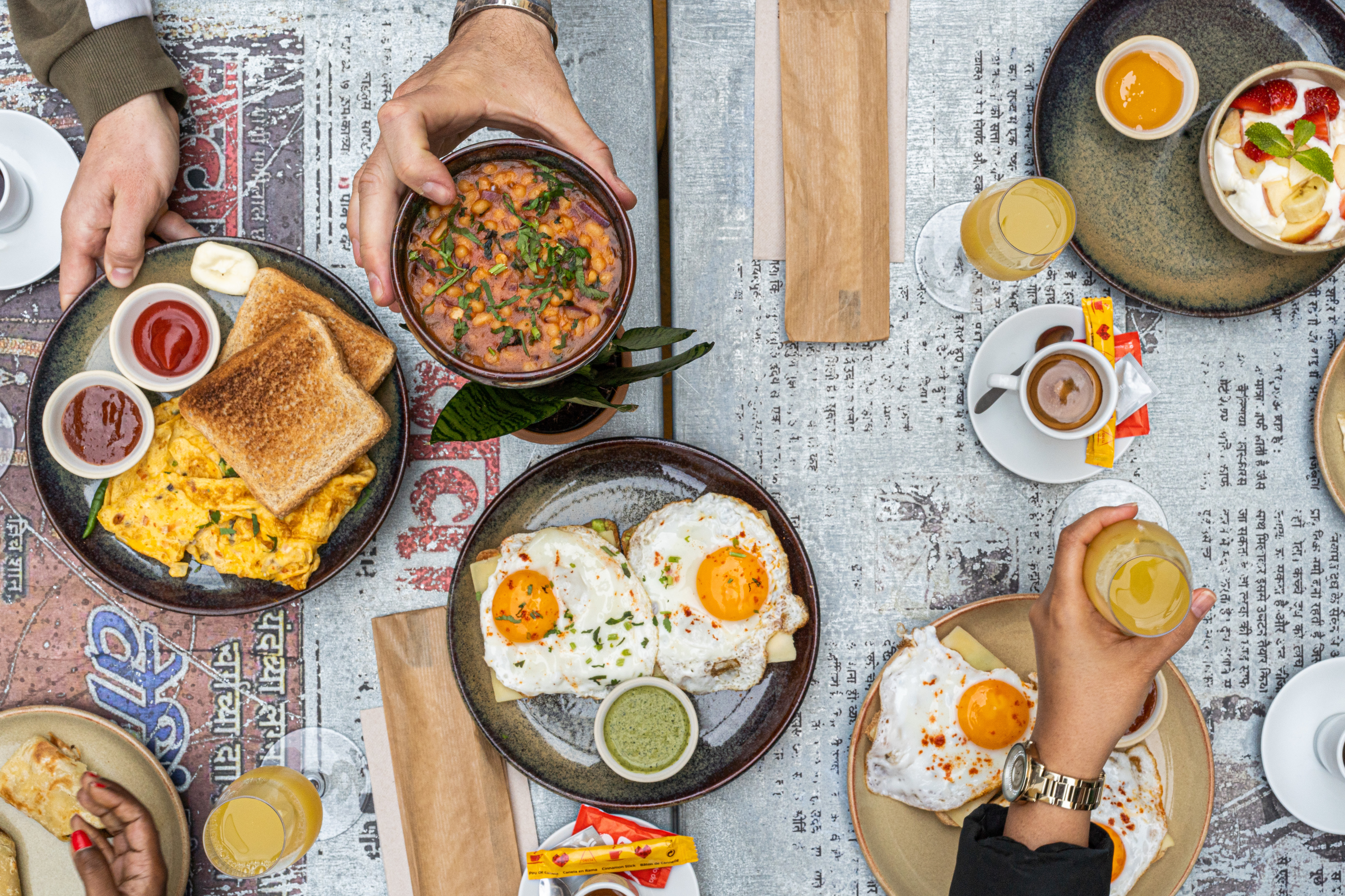 Chutnify Cascais abre esplanada e estreia brunch indiano aos fins-de-semana