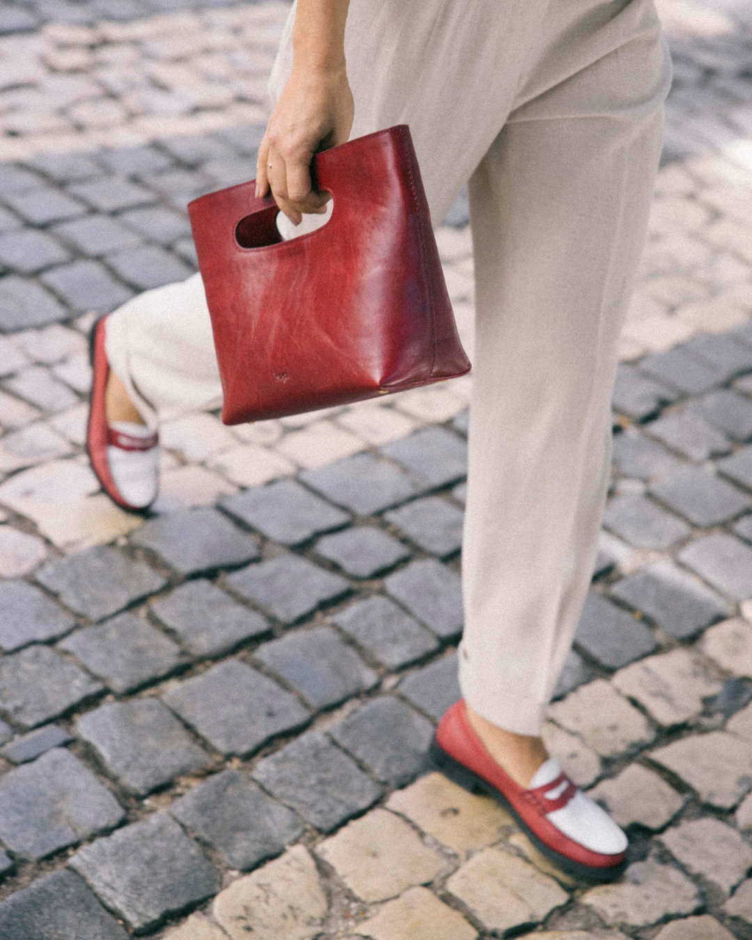 Isaga. Esta nova marca transforma a alma de Lisboa em carteiras irresistíveis (e super trendy)