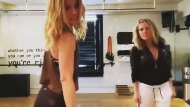 Kelly Ripa dança música de Shakira e identifica-a para ver a “audição” para a Super Bowl