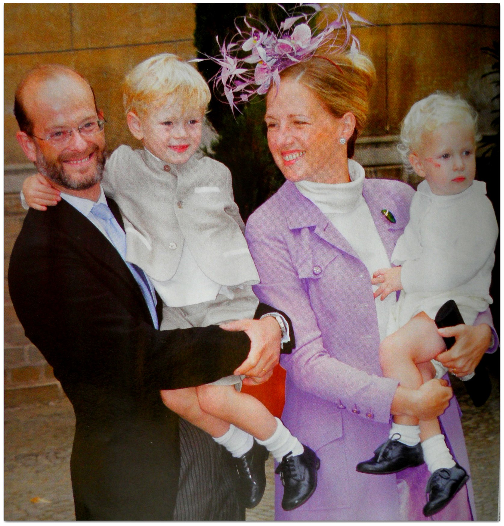 Afilhado da Rainha Isabel II separa-se da mulher após 19 anos de casamento. Ex não foi ao funeral da sogra