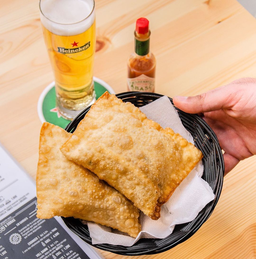 A Lanchonete chegou à Parede. E não faltam delícias do Brasil, como os pastéis de feira