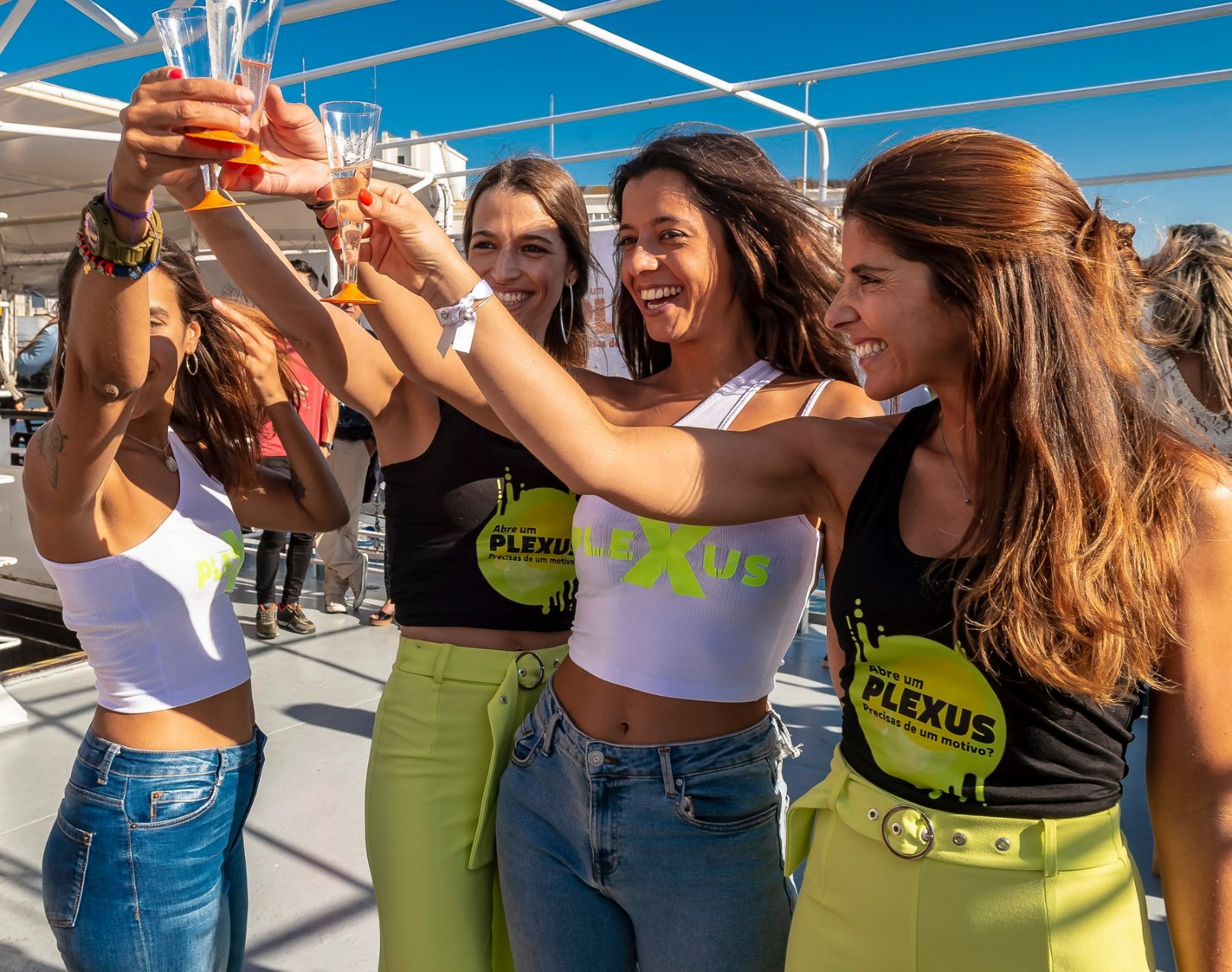 Comer sushi e beber vinho à discrição a bordo de um barco? Pode fazê-lo já este domingo