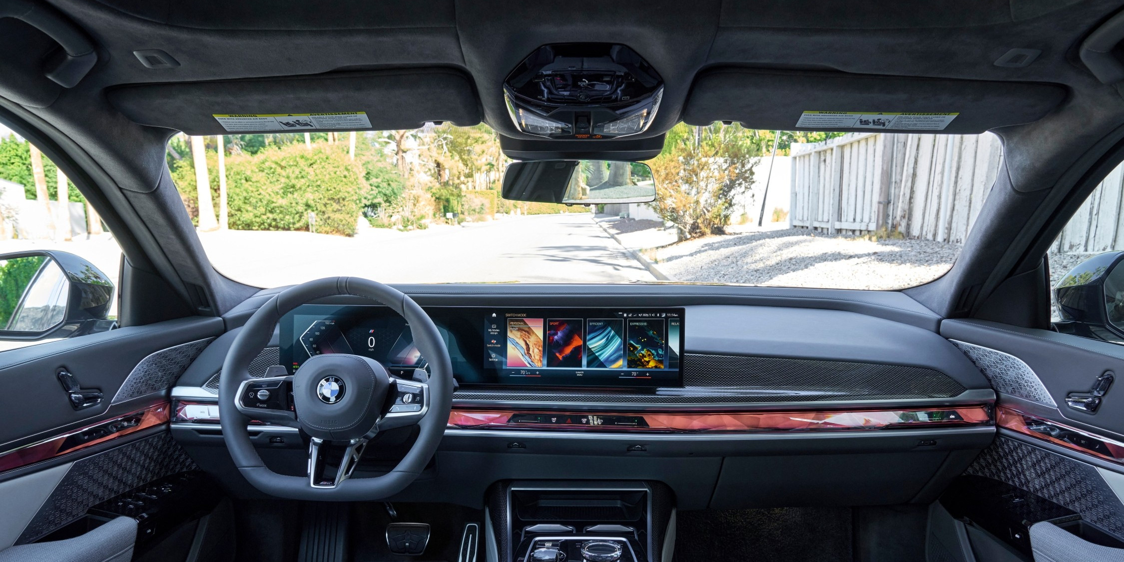 Sistemas de infotainment dos modelos de topo da BMW já suportam streaming de vídeos do YouTube