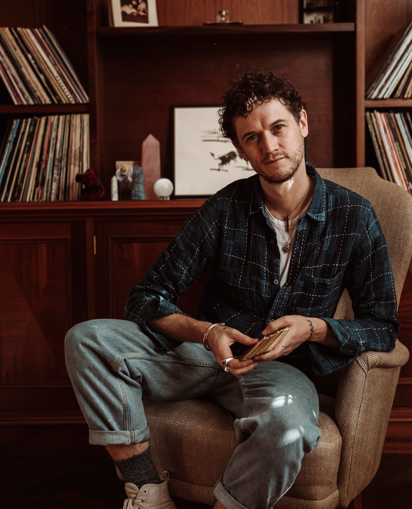 Família de britânico que morreu em queda de avião na Índia teme que o corpo tenha sido trocado. Perceba o caso