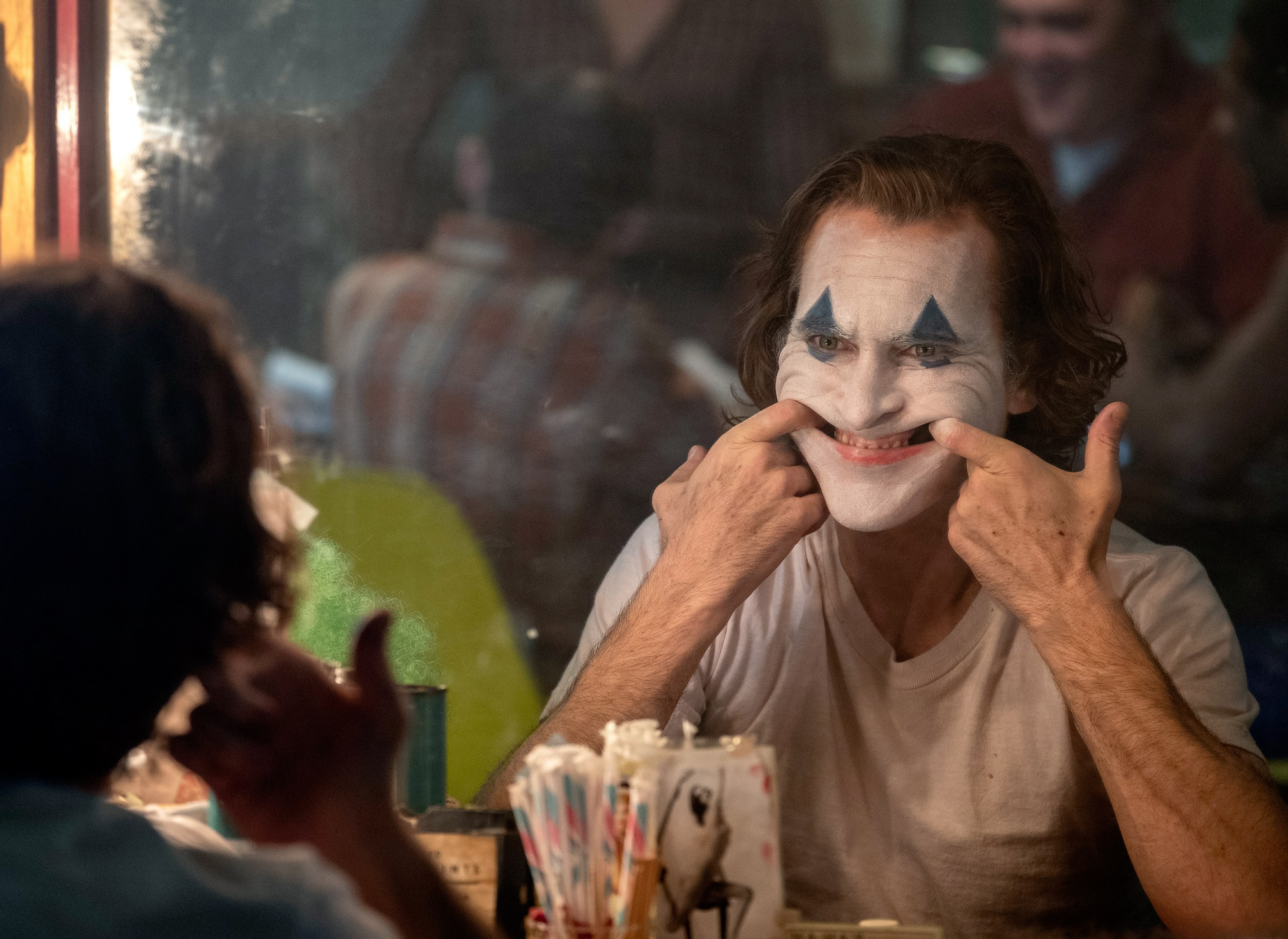 “Joker”. Podem entregar já o Óscar a Joaquin Phoenix e não se fala mais nisto