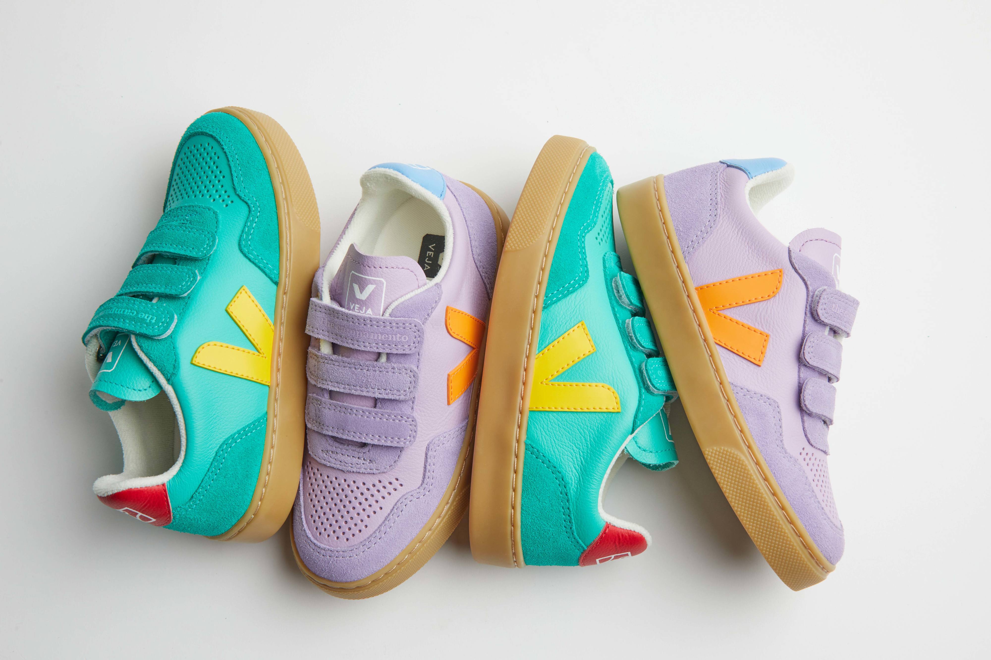 VEJA lança ténis amorosos para crianças com um estilo retro dos anos 90. Saiba quando ficam disponível