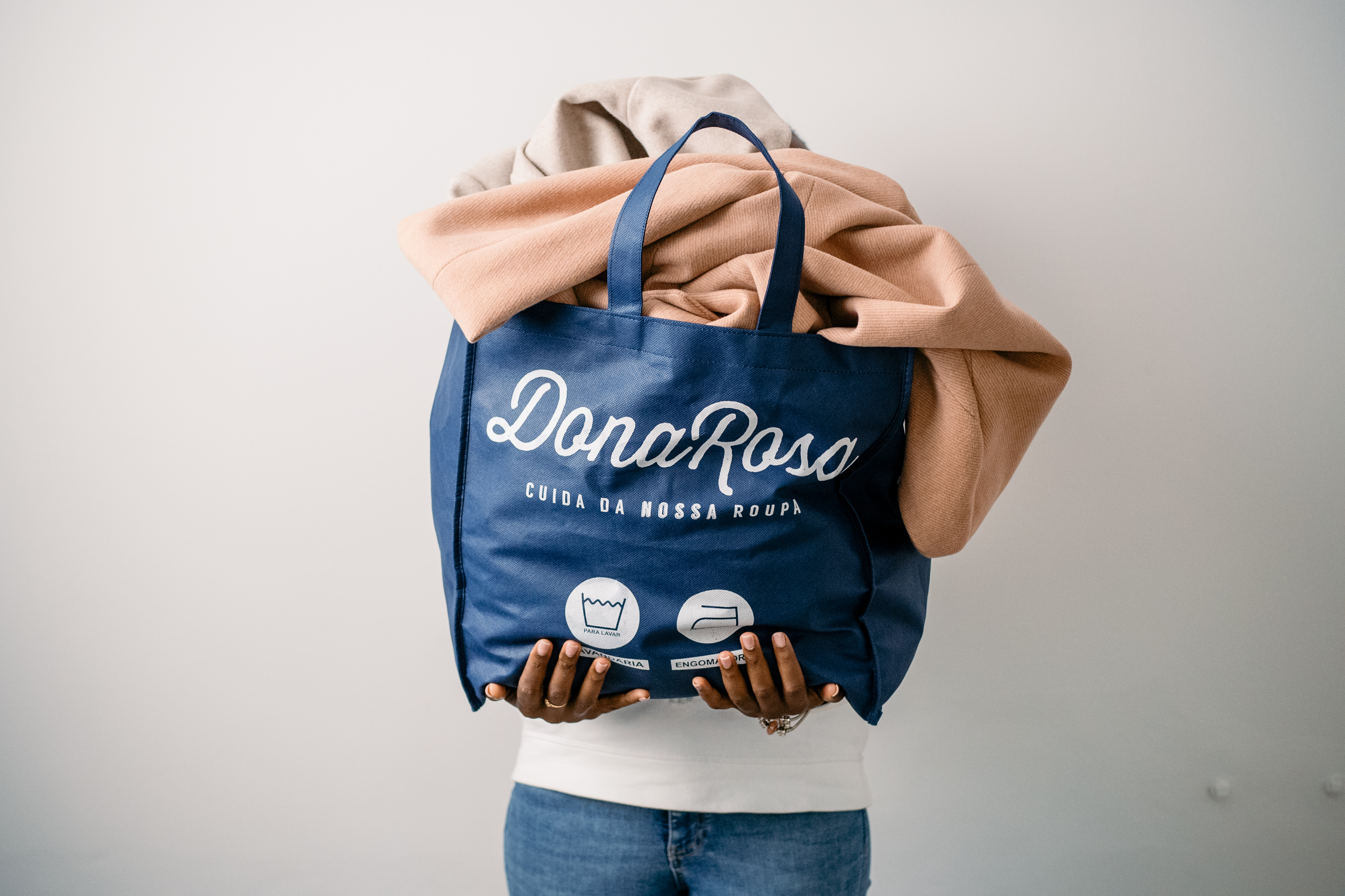 Dona Rosa. Empresa oferece 30 euros em limpeza de roupa a profissionais de saúde