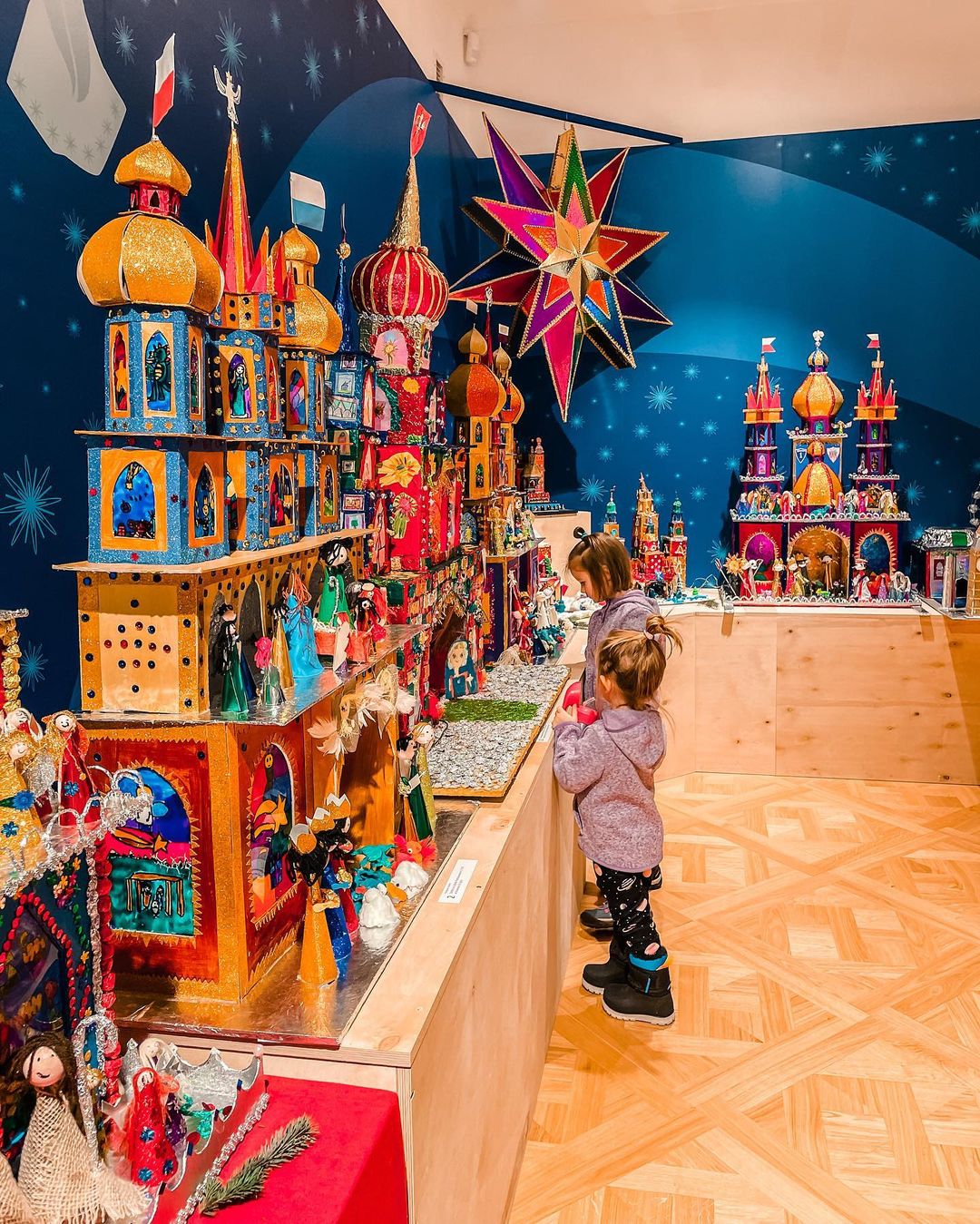 Conheça a tradição dos presépios coloridos e deslumbrantes de Cracóvia (e veja as fotos)