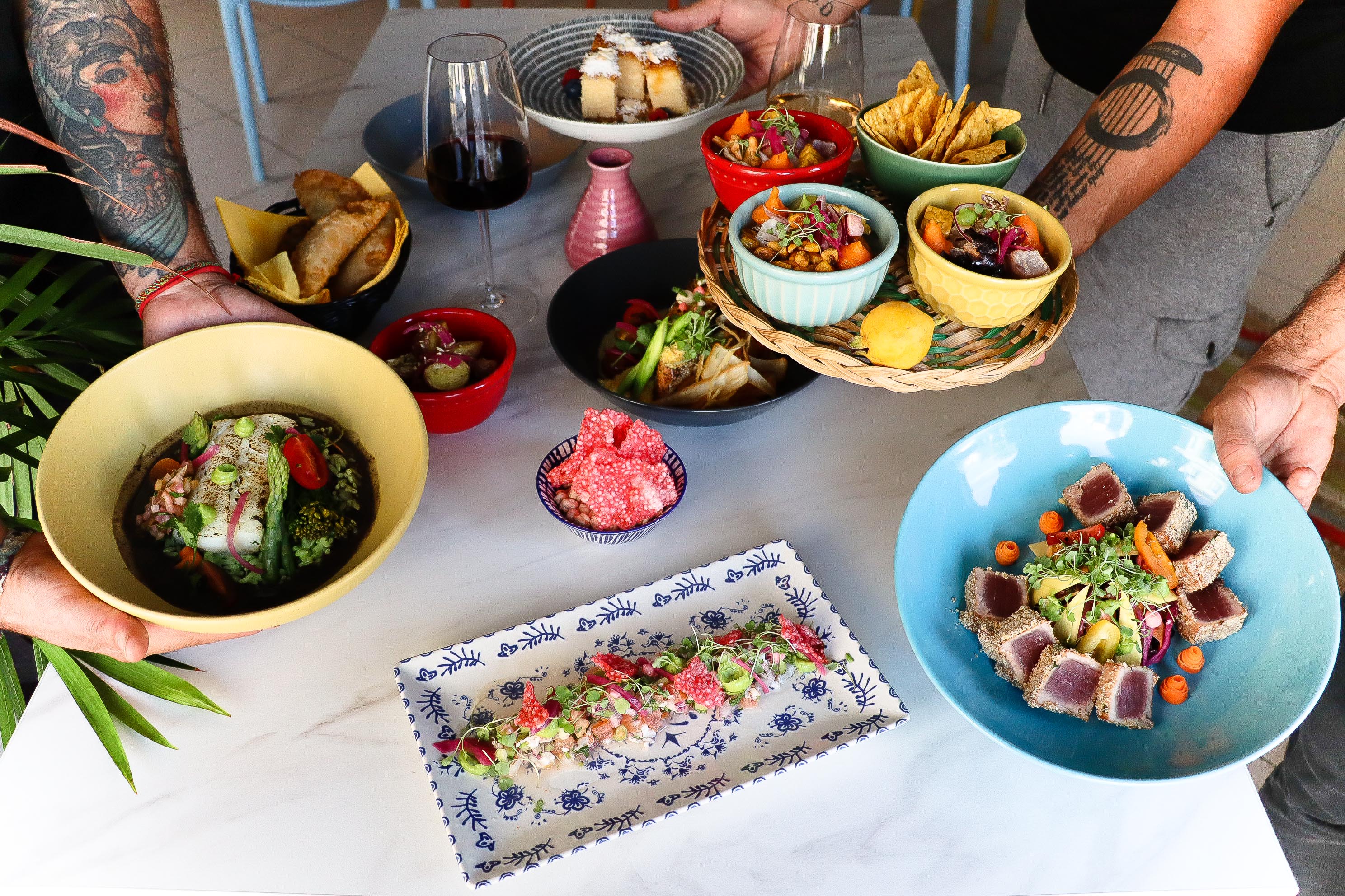 Pratos para o inverno, música ao vivo e um menu de Natal. Esta cevicheria algarvia tem novidades