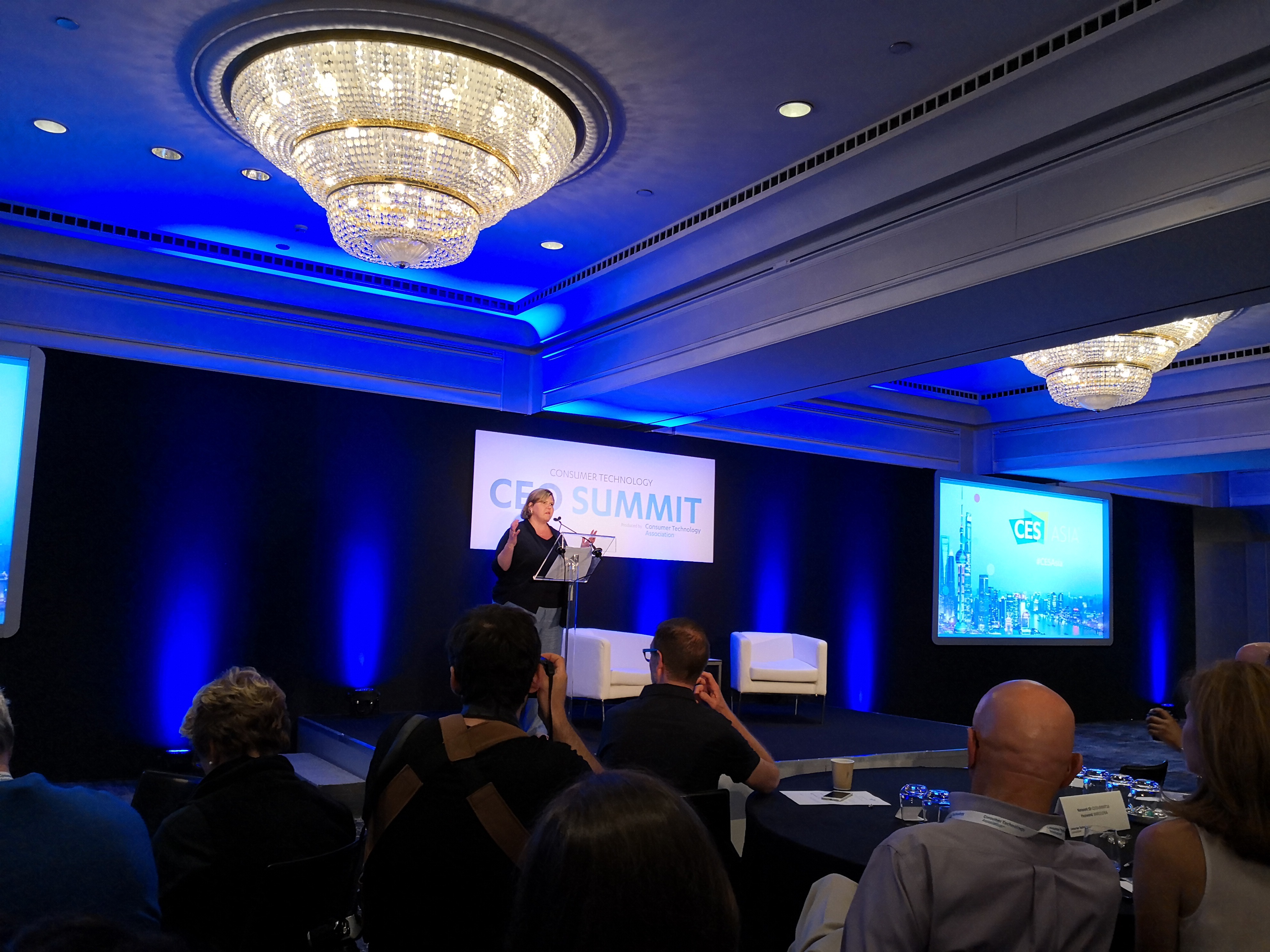 Depois de incêndio, o único restaurante da ilha Deserta, em Faro, volta a abrir