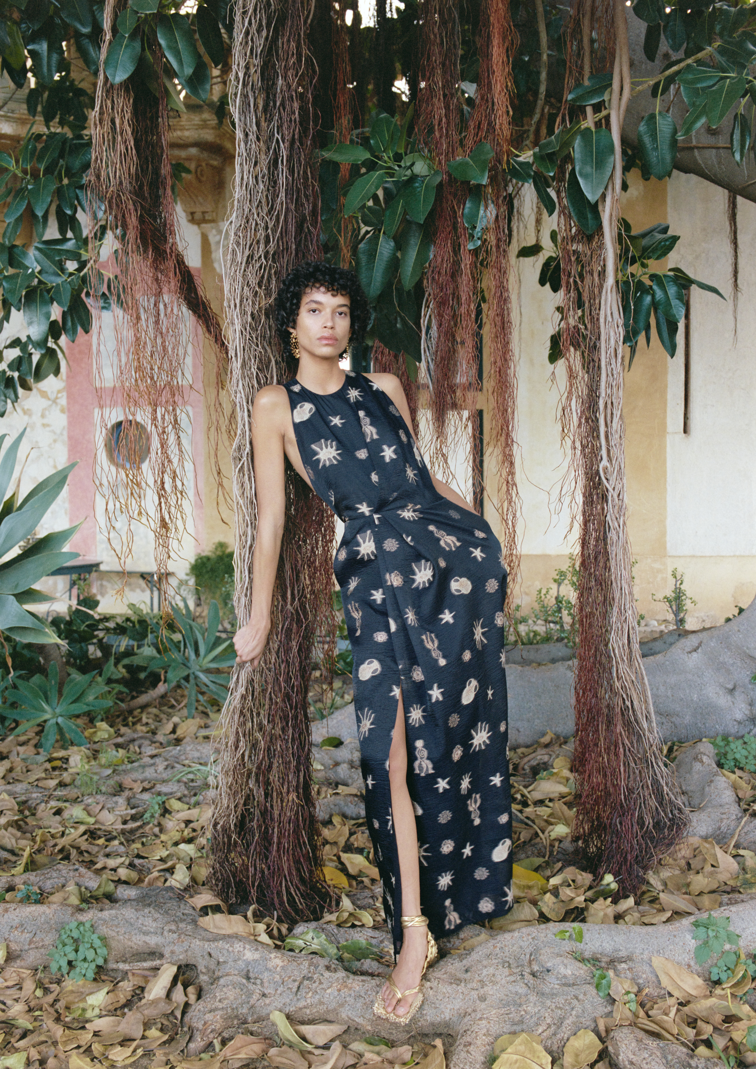 A nova coleção cápsula da H&M pisca o olho a uma popular estética dos anos 90