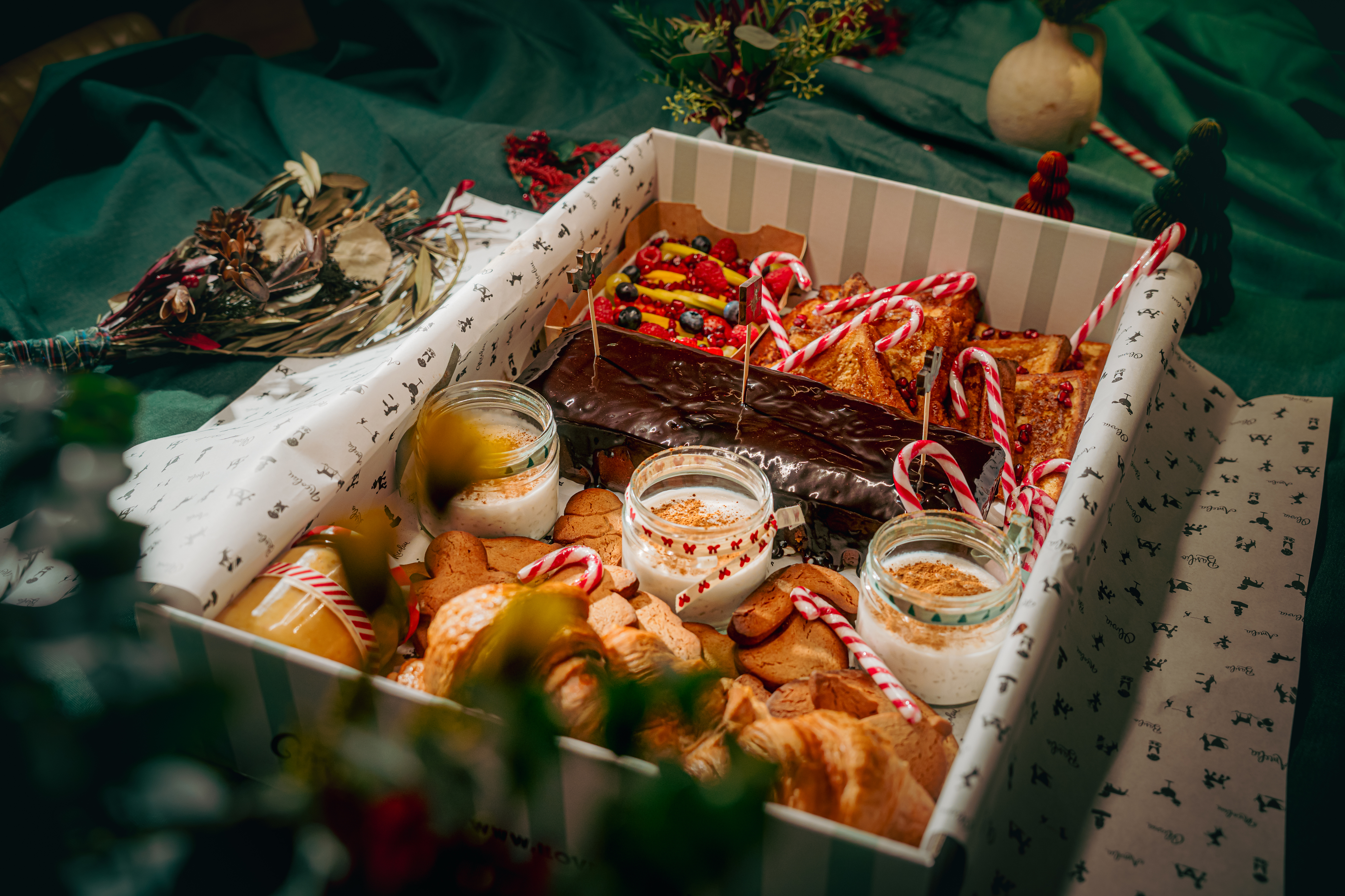 As boxes de Natal do Nicolau vêm descomplicar o Natal com todas as delícias a que tem direito