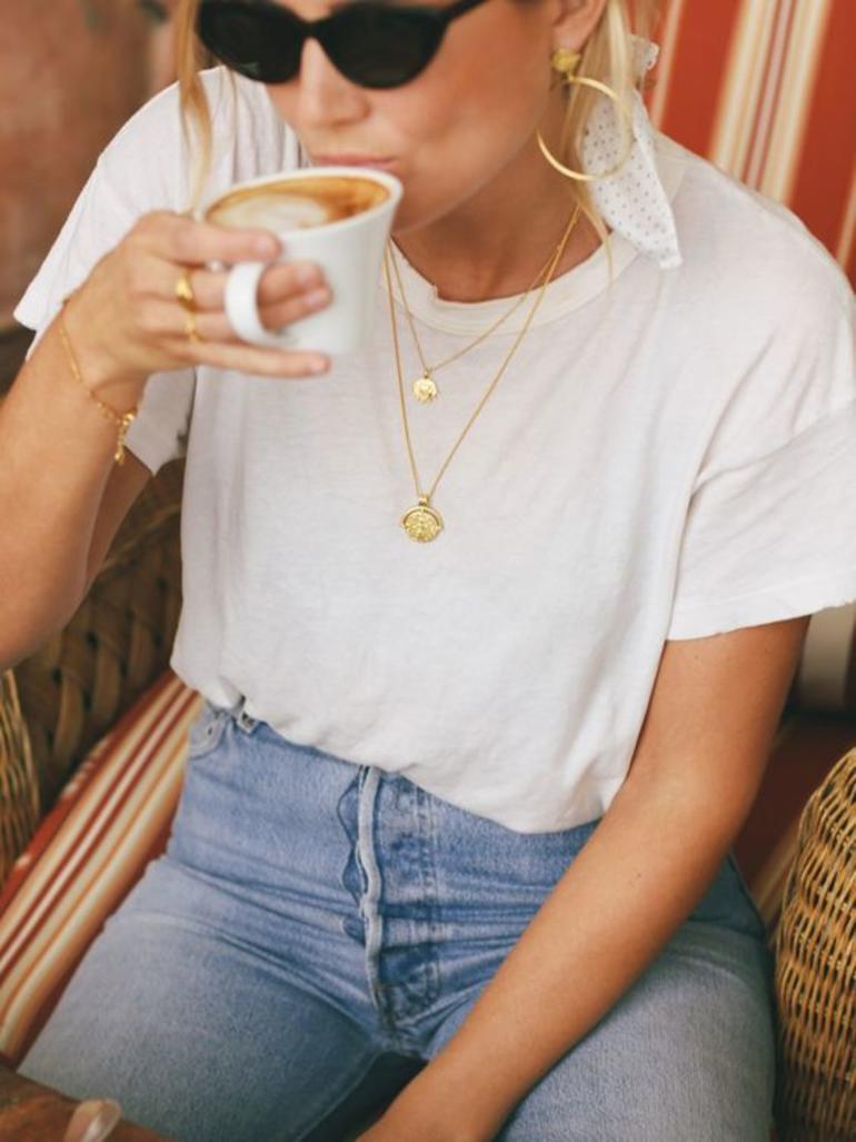 Dourado. A cor dos acessórios que vai ter de juntar a todos os looks