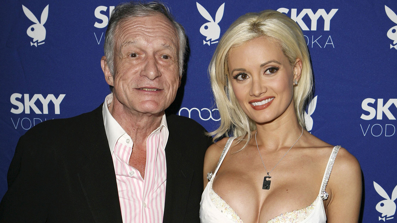 Hugh Hefner usava óleo de bebé como lubrificante. Coelhinhas da Playboy ficavam com infeções