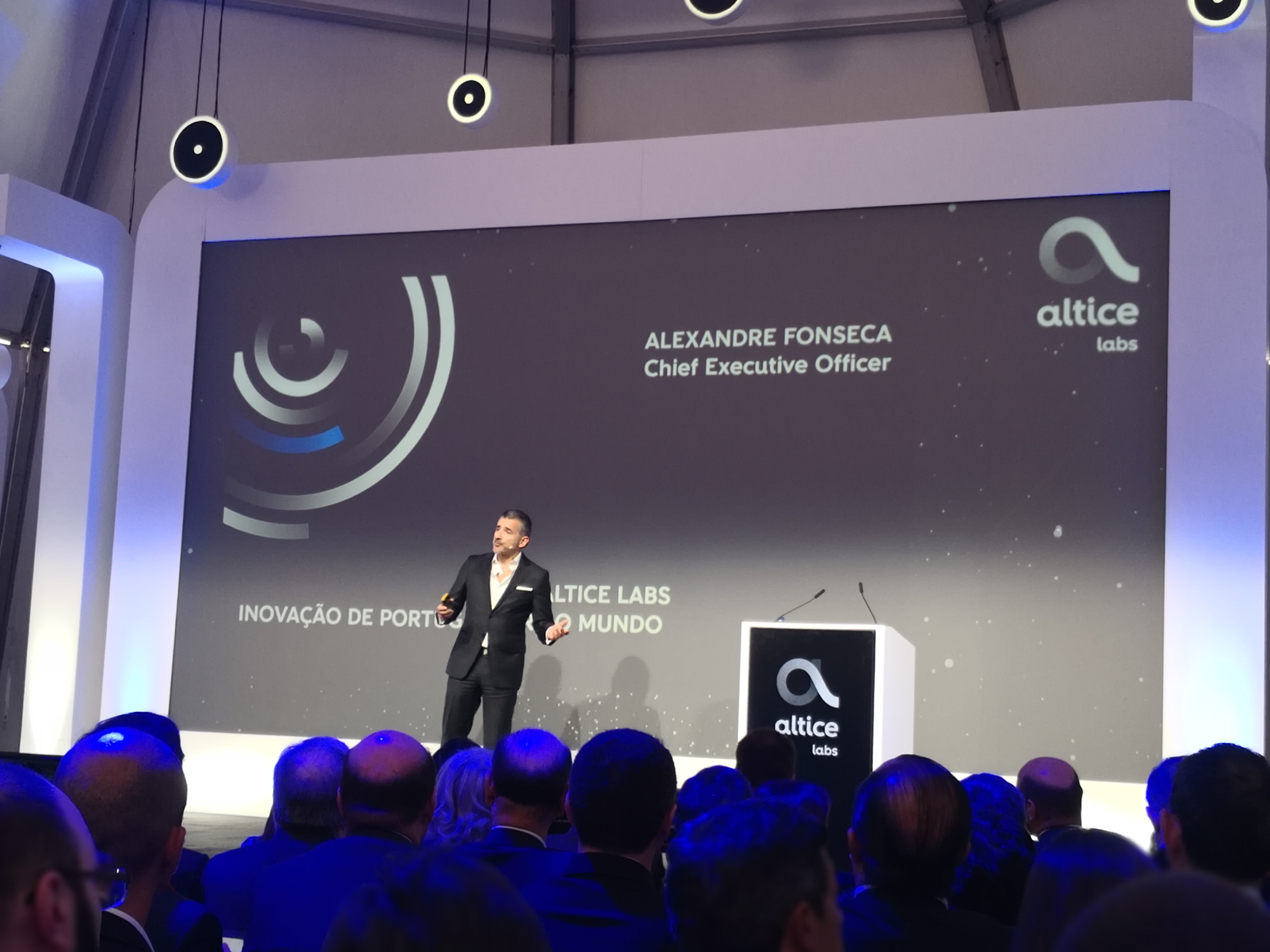 A pensar nas reuniões familiares, Zoom deixa de ter limite de tempo em dezembro