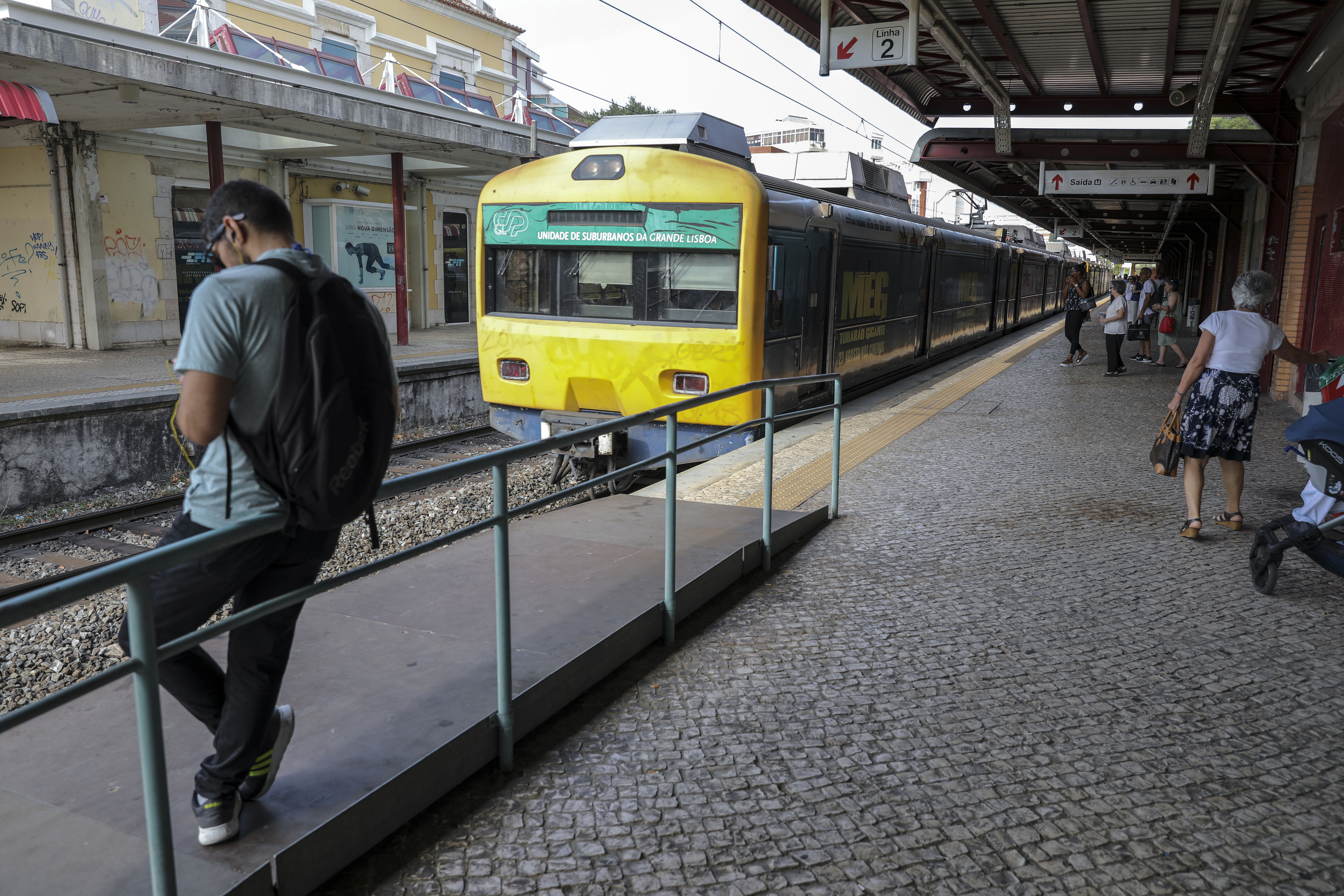 Restabelecida na totalidade circulação na Linha de Cascais