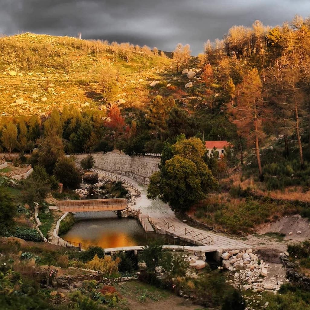 Esta é “a aldeia mais alta de Portugal”. O que fazer, comer e onde ficar no Sabugueiro?