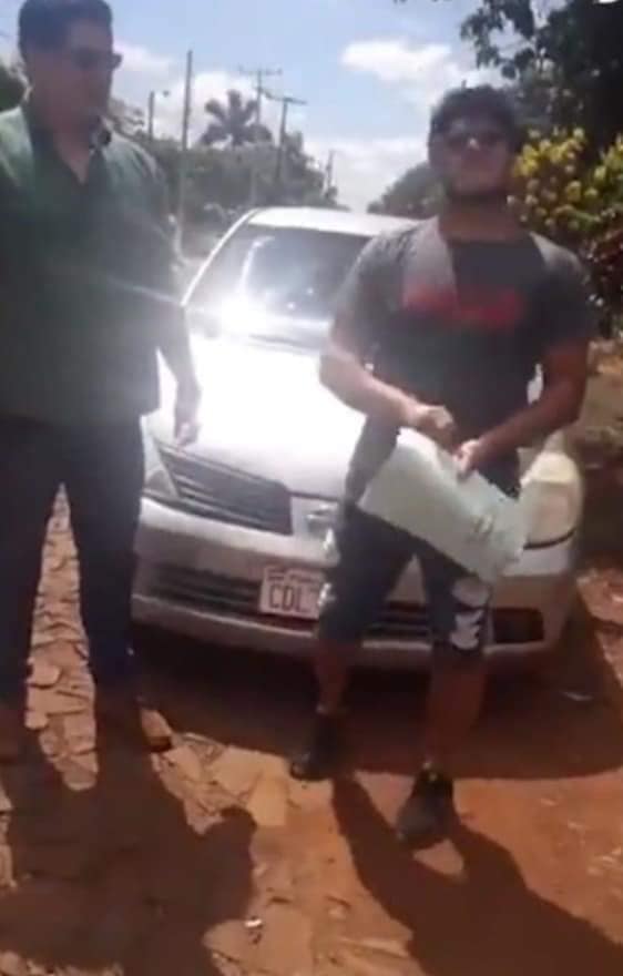 Homem sorteou o carro para pagar a operação da filha mas o vencedor do sorteio devolveu-o. Veja o vídeo