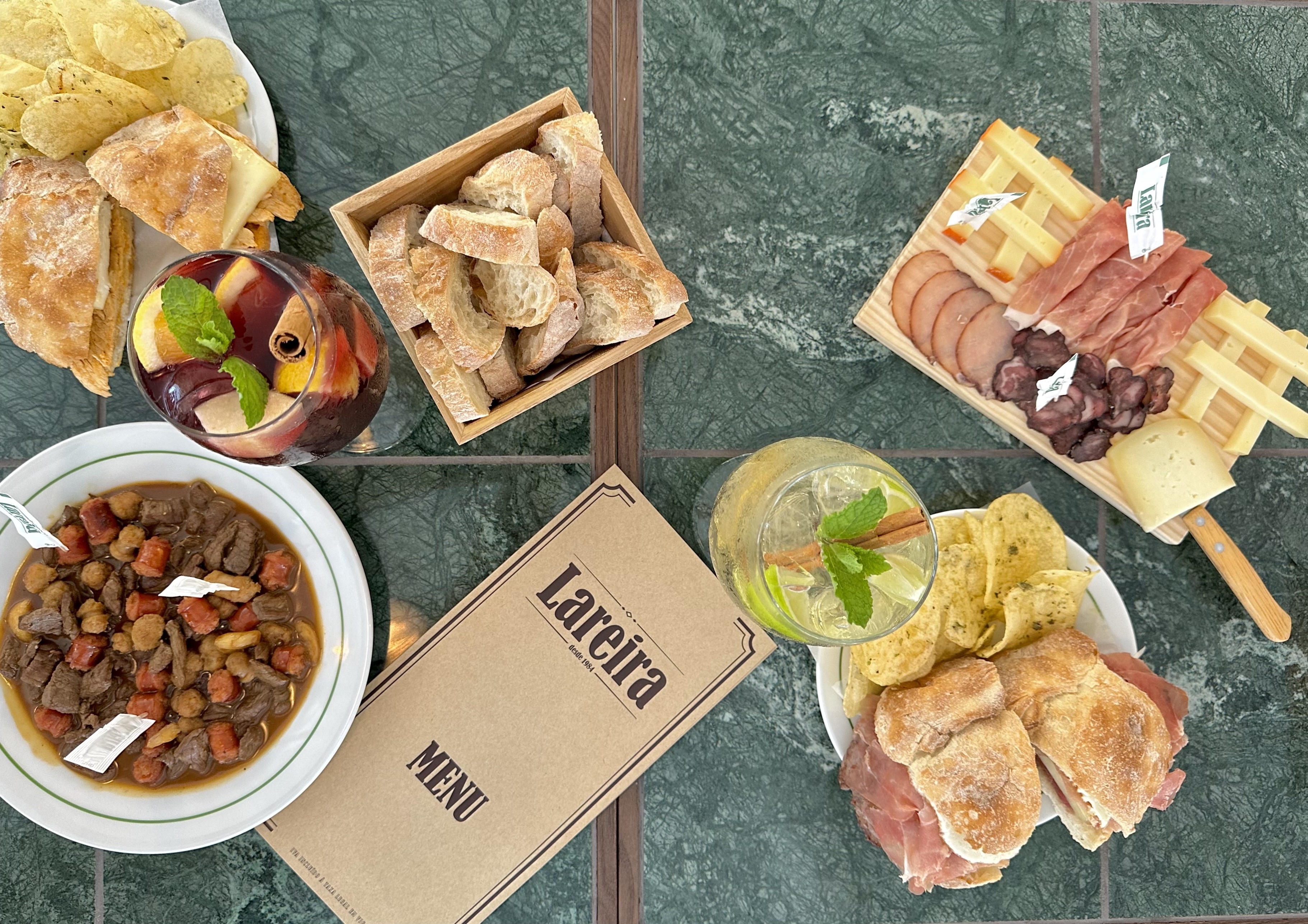 Um dos restaurantes mais adorados do Porto chegou a Lisboa (e trouxe os melhores petiscos das tascas)