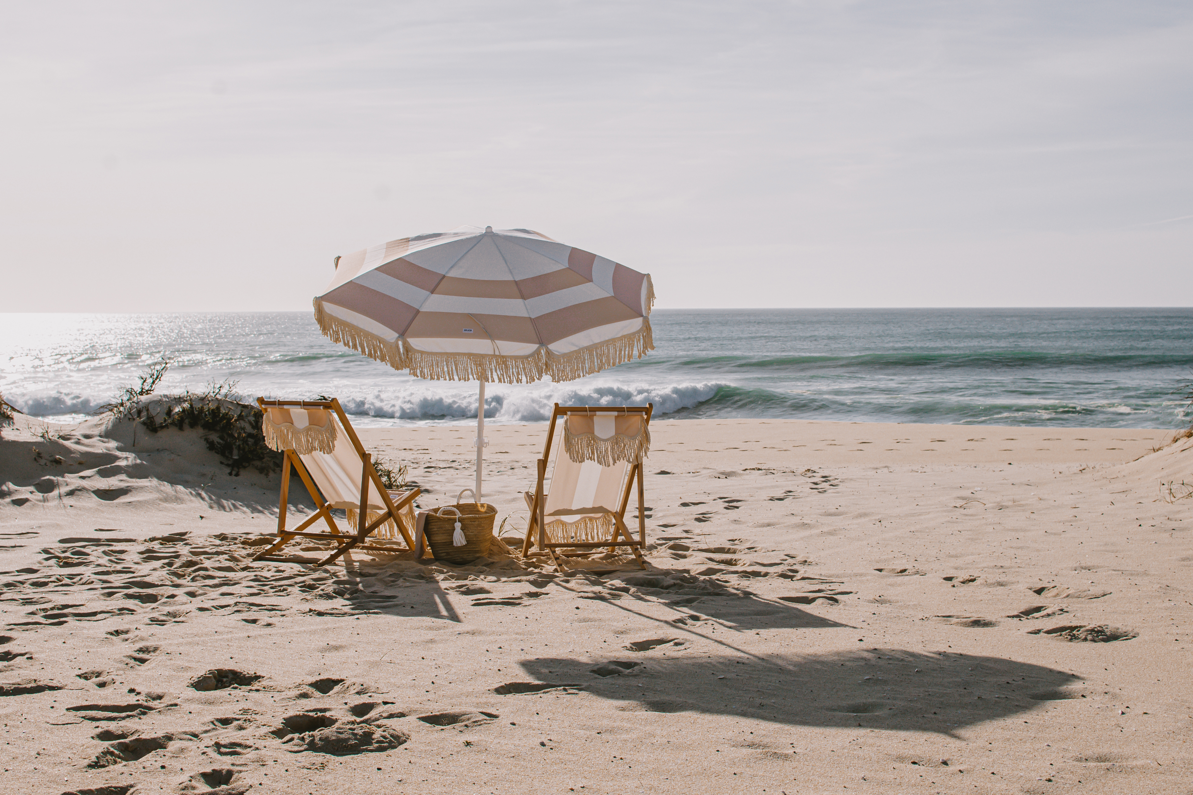 Sombra & Co. Os chapéus de sol que vão deixar as praias portuguesas (ainda mais) bonitas