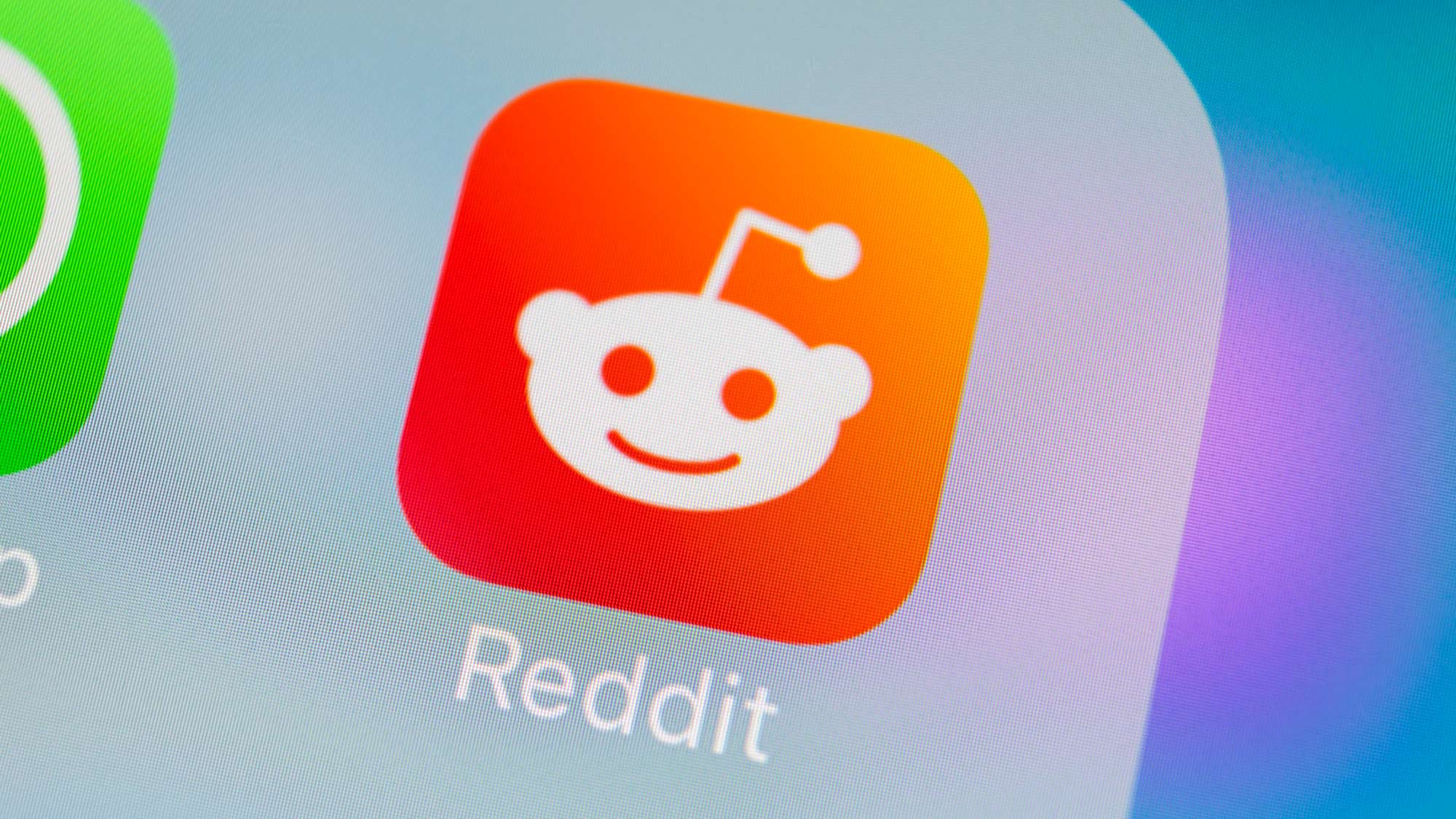 Hackers ameaçam Reddit com divulgação de informações confidenciais roubadas em ataque