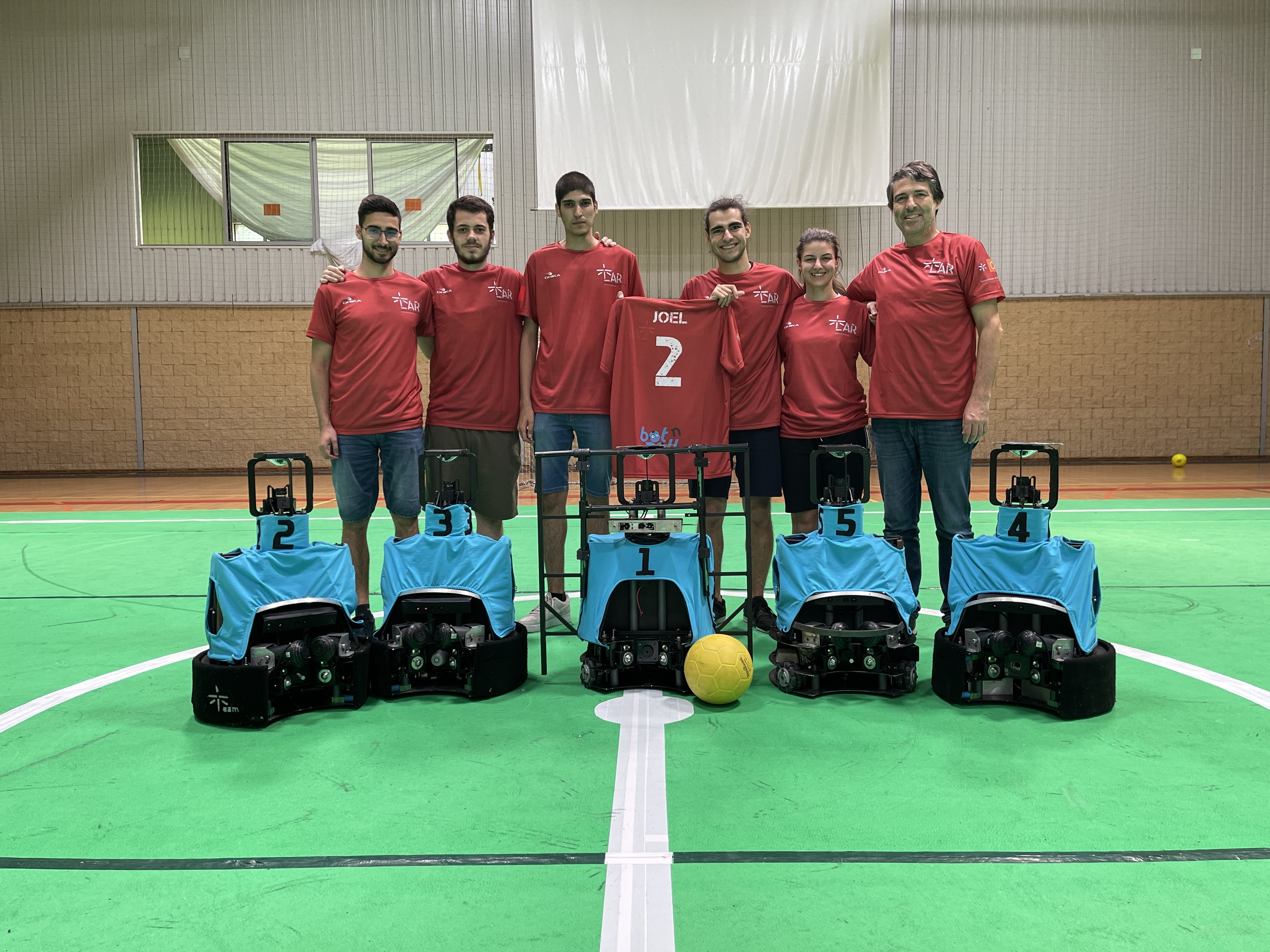Universidade do Minho volta ao RoboCup com futebol e um assistente doméstico