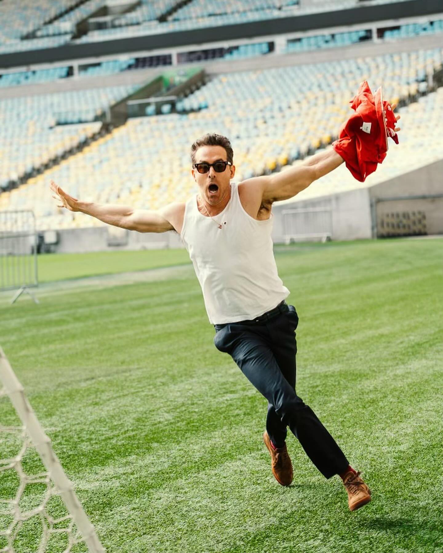 Ryan Reynolds rendeu-se à moda nacional. Ator utilizou calças de linho portuguesas