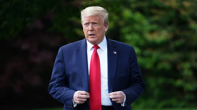 Twitter volta a adicionar aviso num tweet de Trump, desta vez sobre George Floyd