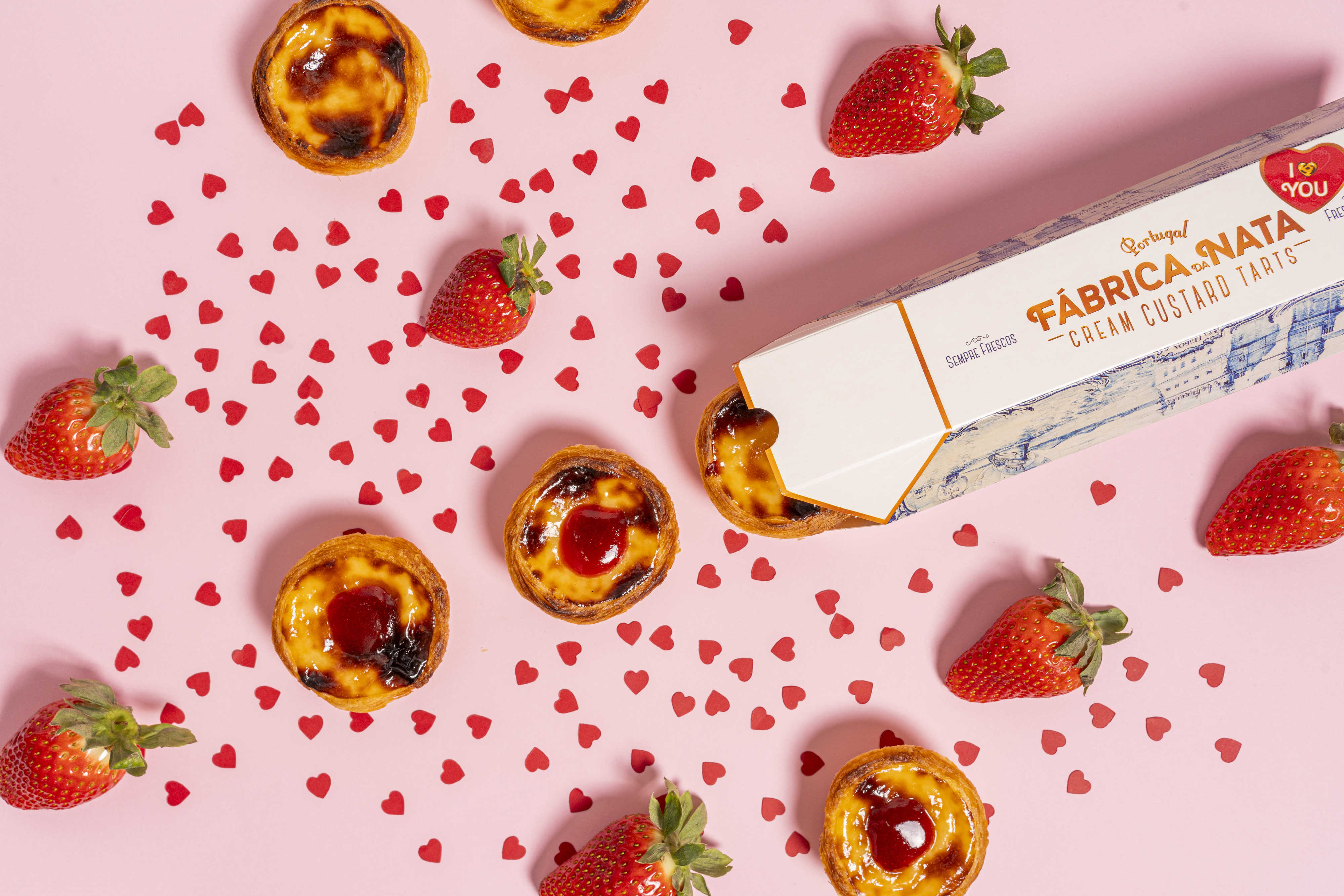 Dia dos Namorados. Tem mesmo de provar este pastel de nata de morango super romântico