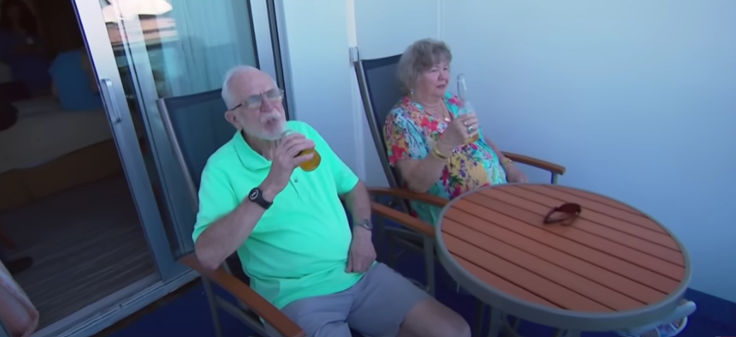 Casal de idosos troca a vida num lar por cruzeiros e afirma que lhes sai mais barato. Conheça a história