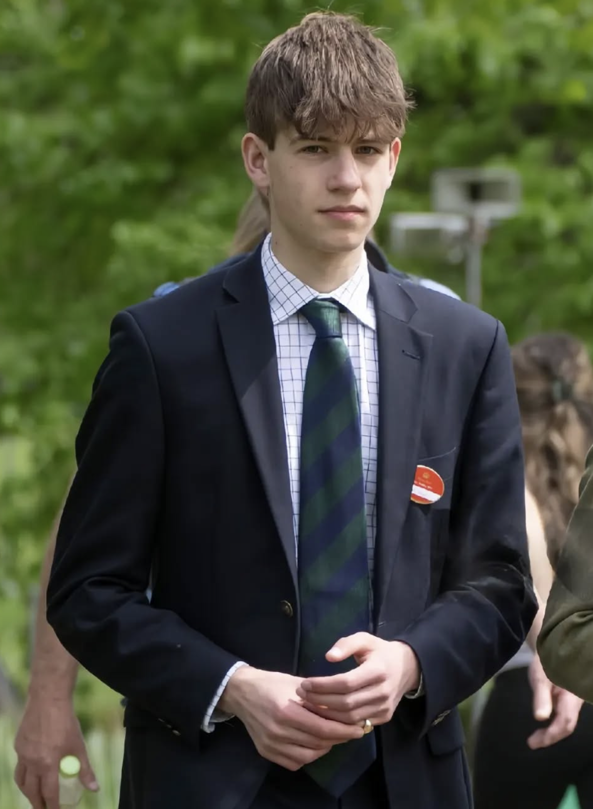 Sobrinho do rei Carlos III renuncia aos títulos reais depois de fazer 18 anos. Saiba tudo      