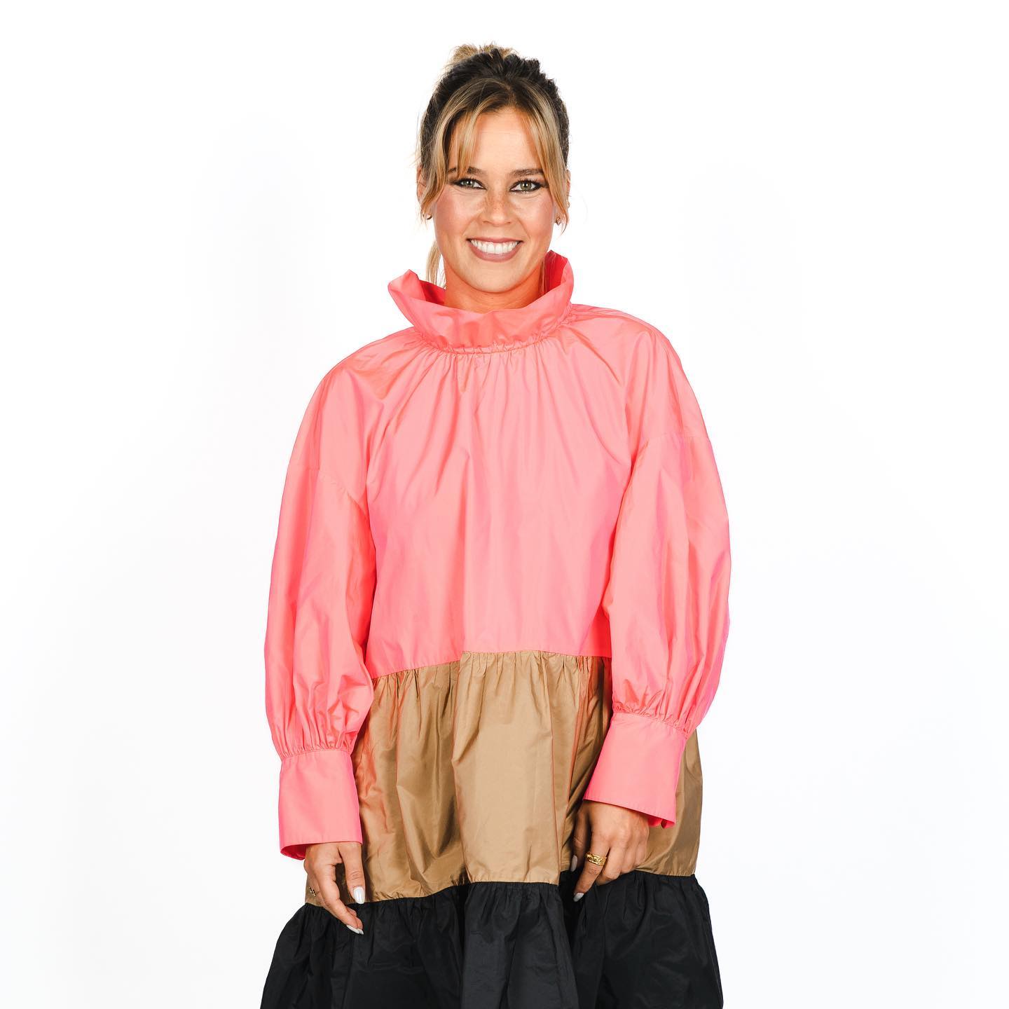 Inês Aires Pereira não pára. Atriz vai atuar ao lado do grupo de humor brasileiro “Porta dos Fundos”