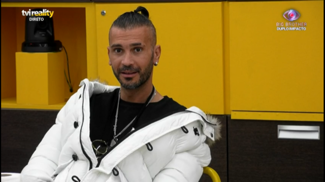 Bruno Savate não acredita em “homossexualidade e bissexualidade” mas diz que se sente “homossexual”